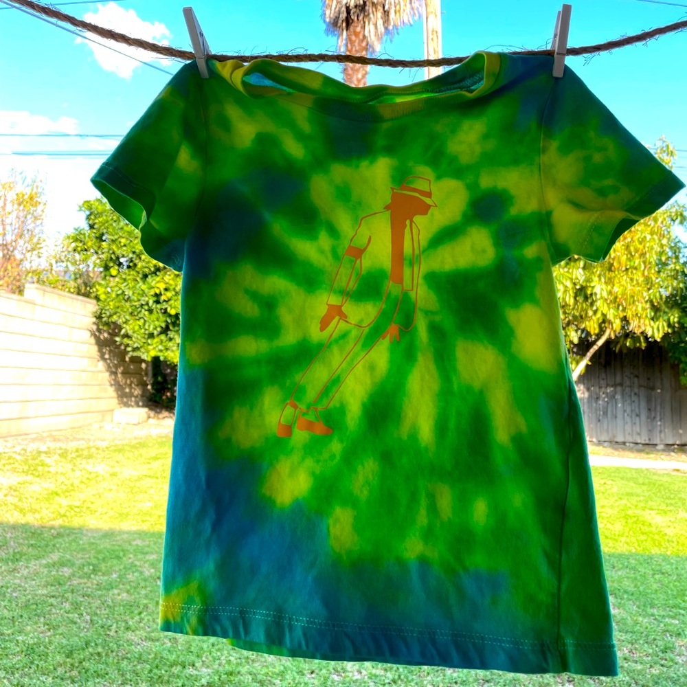 New life H&M brand used (redesigned w/ tie dye & vinyl) toddler t-shirt US 3/4T